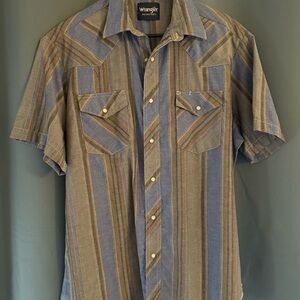 Vintage-Inspired Wrangler Snap Shirt – Size Large